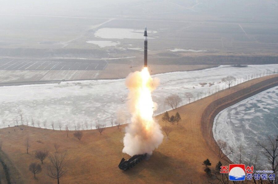 Korea Utara menguji coba rudal balistik berkecepatan 12 Mach