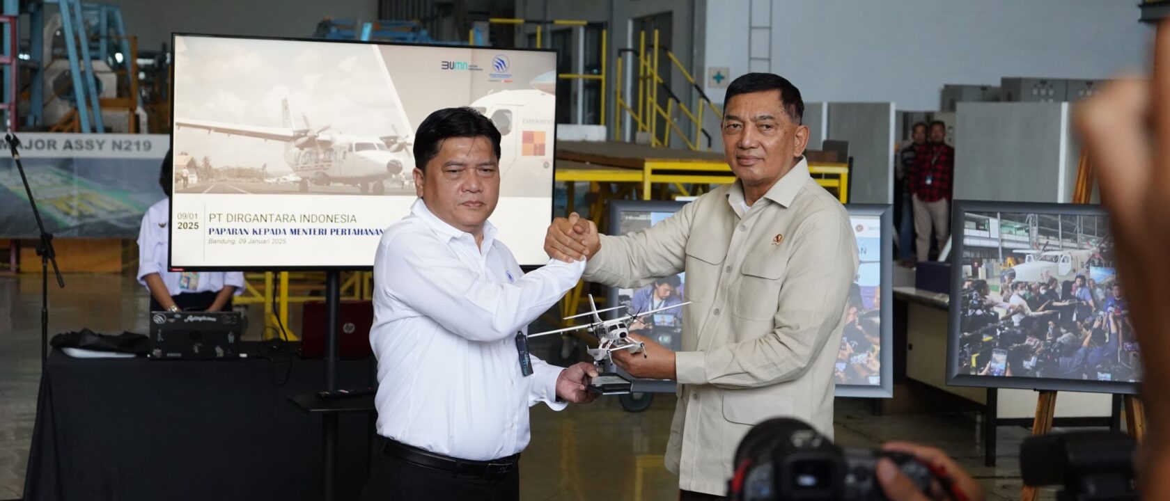 Menhan RI kunjungi PTDI percepat pengadaan N219 untuk TNI AD