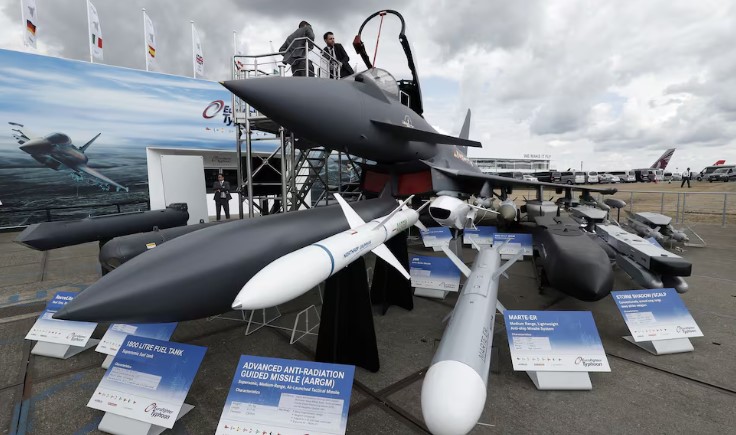 Eurofighter Typhoon dan persenjataannya