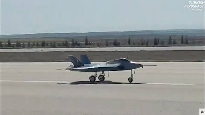 Model skala jet tempur KAAN buatan Pakistan