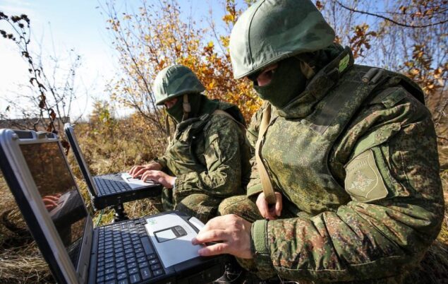 Pasukan Rusia mengoperasikan drone