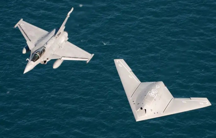 Rafale F5 dan nEUROn UCAV