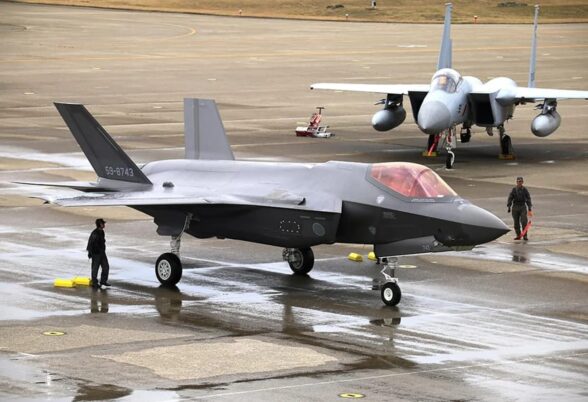 F-35A Jepang mulai mengisi Komatsu Air Base