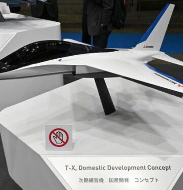 Jet latih TX dari Mitsubishi Jepang