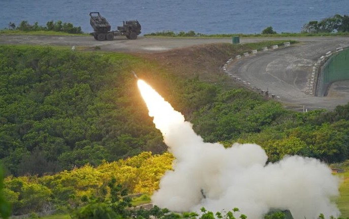 Taiwan pertama kali menguji langsung penembakan HIMARS