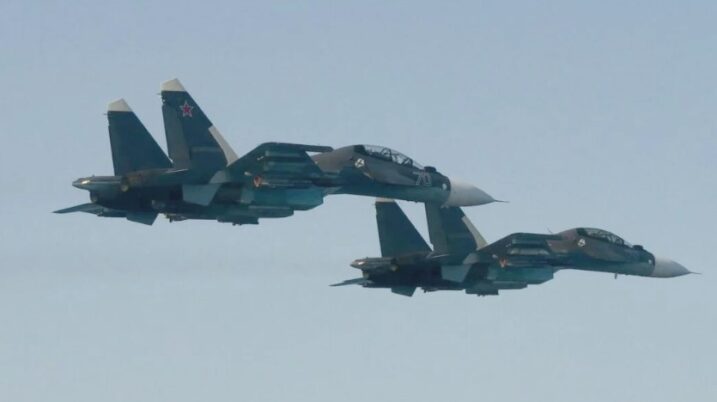 2 Su-30SM dicegat Gripen Swedia