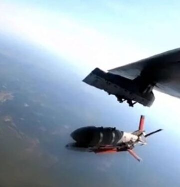 Bom FAB-500 Ukraina dilengkapi kit pemandu