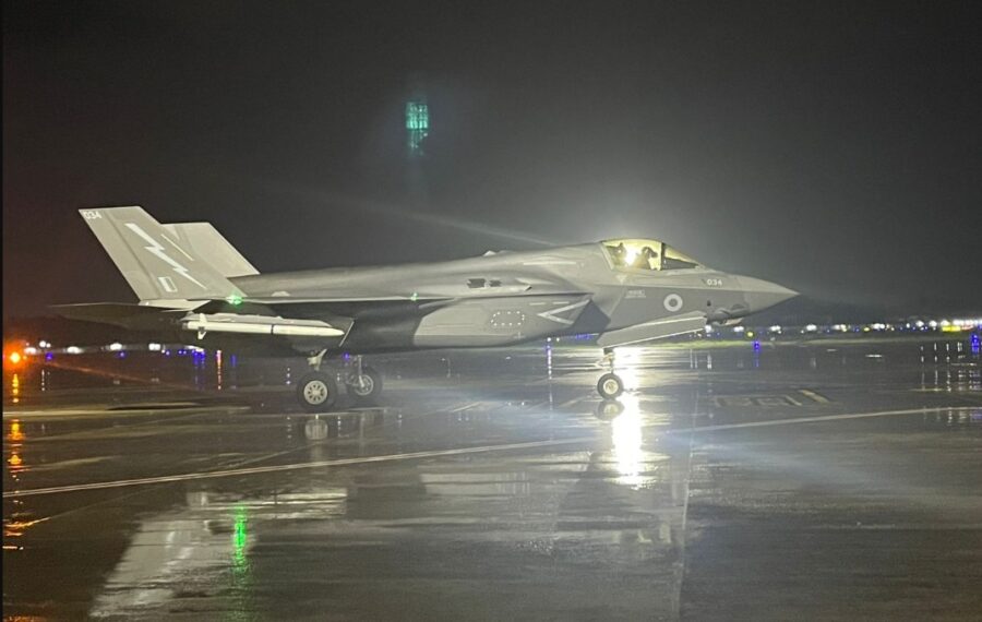 F-35B RAF melakukan pendaratan darurat malam hari di India