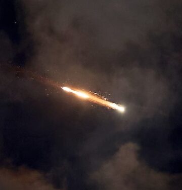 Iran meluncurkan rudal balistik ke Pangkalan Udara AS di Qatar