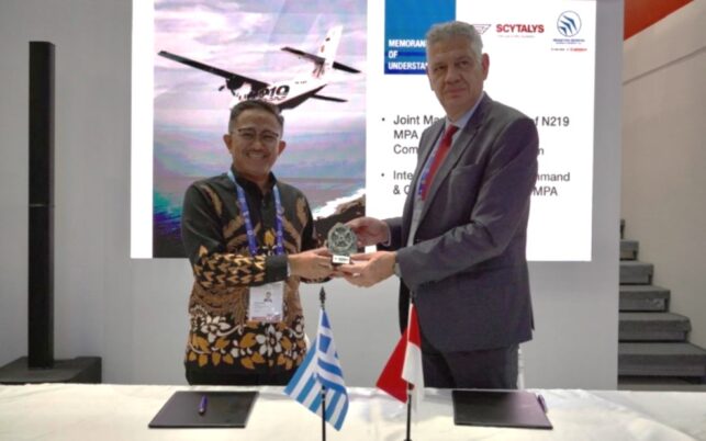 PTDI dan Scytalys menandatangani MoU pemasaran N219_