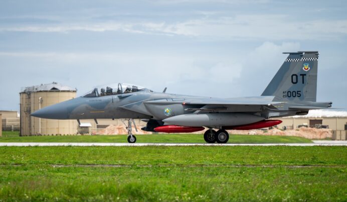 F-15EX mendarat di Kadena Air Base Jepang