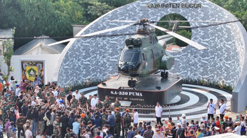 Monumen SA-330 Puma TNI AU di Bogor