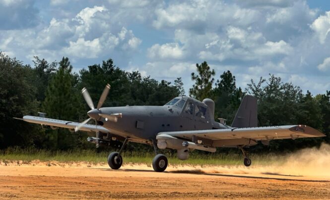 USAF menguji pesawat serang ringan OA-1K Skyrider II