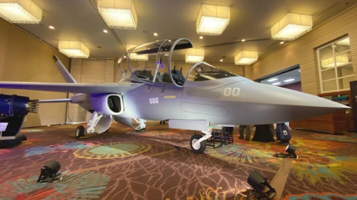 Mockup jet latih Freedom dari Sierra Nevada untuk US Navy