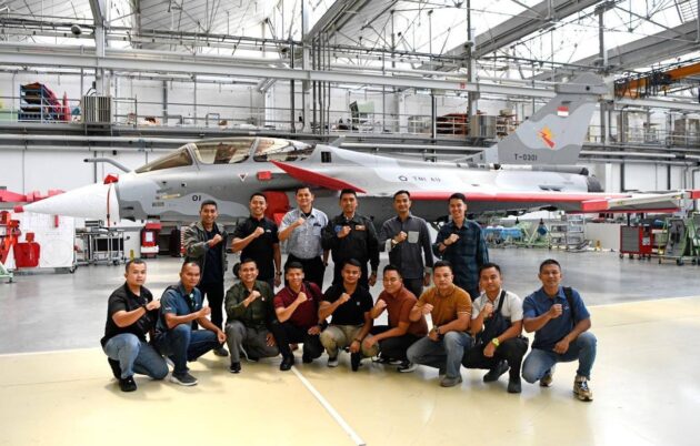 Penerbang dan teknisi TNI AU melaksanakan pelatihan jet tempur Rafale di Prancis