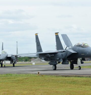 F-15E USAF tiba di Pekanbaru