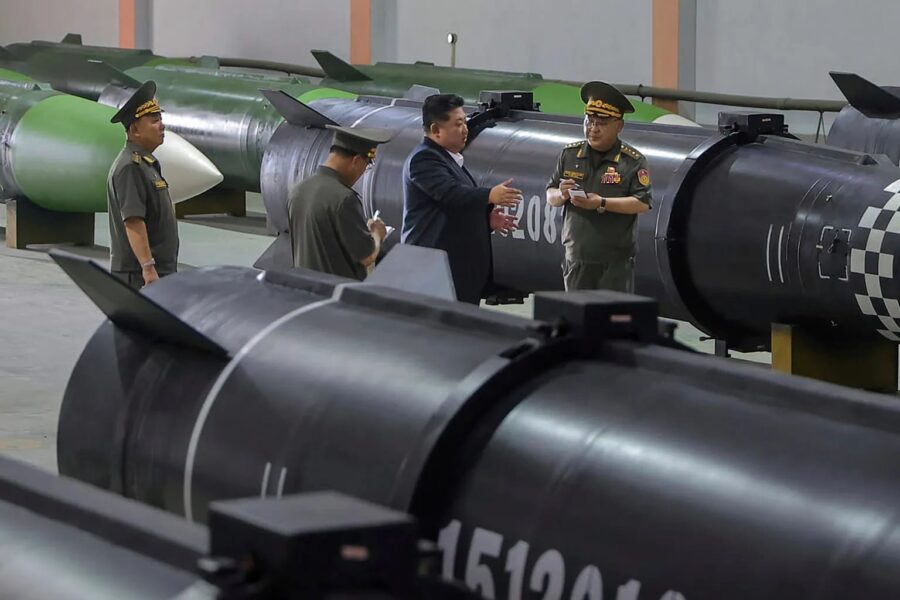 Kim Jong-un tinjau pabrik rudal baru yang dirahasiakan