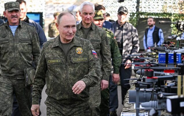 Putin meninjau pameran senjata Rusia di Nizhny Novgorod