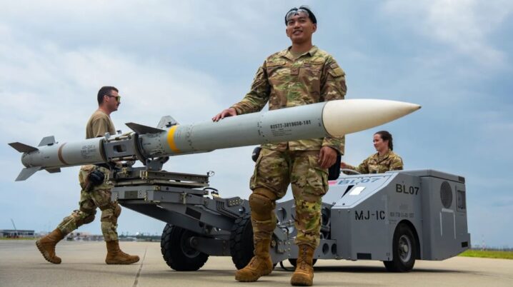 Rudal AIM-120 AMRAAM