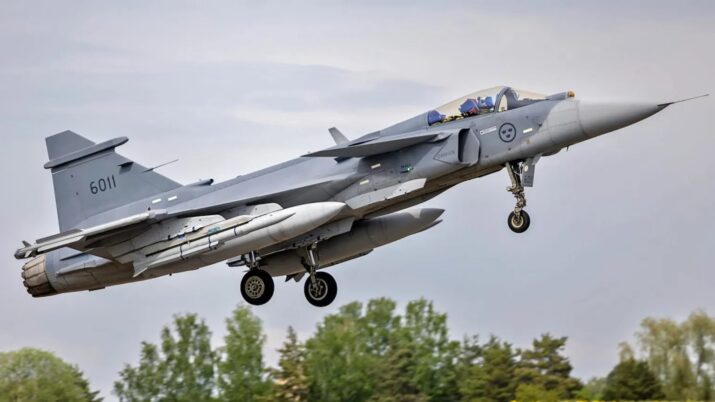 Gripen E pertama berdinas di AU Swedia