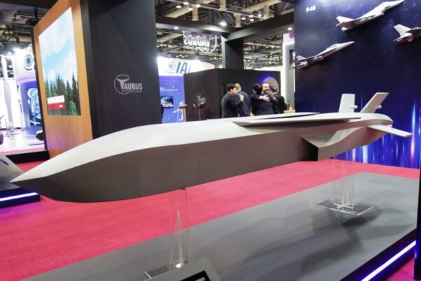 Taurus Pamerkan KASOM versi mini rudal Taurus KEPD-350