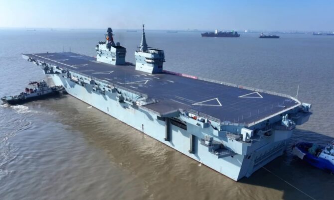 Kapal serbu amfibi Type 076 China