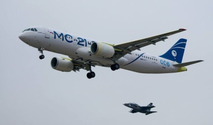 Prototipe kedua MC-21-310 terbang perdana