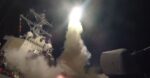 Rudal Tomahawk diluncurkan dari kapal perang AS