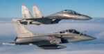 Su-30MKI dan Rafale terbang bersama dalam latma Garuda 25 di Prancis