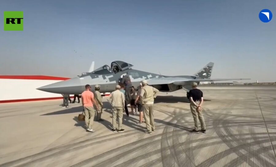 Su-57 tiba di Dubai Airshow 2025_