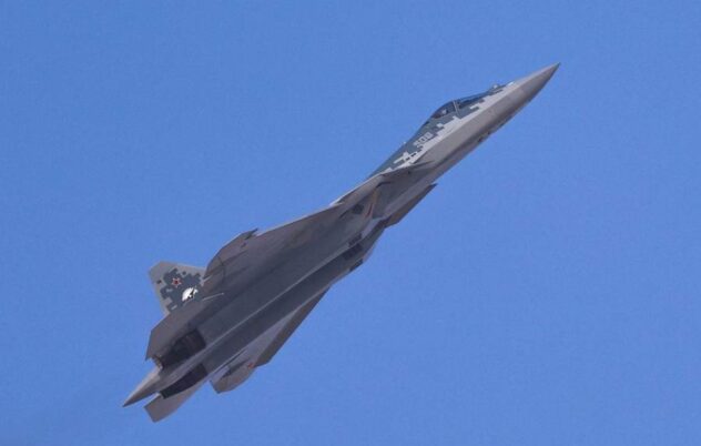 Su-57E di Dubai Airshow 2025