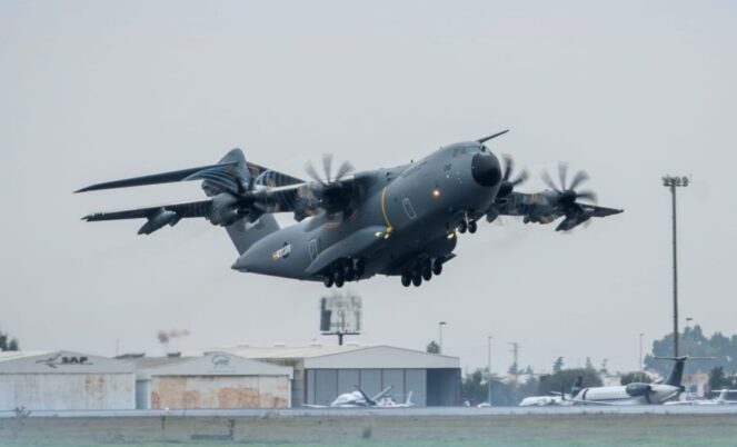 A400M kedua pesanan TNI AU melakukan penerbangan perdana di fasilitas Airbus di Spanyol
