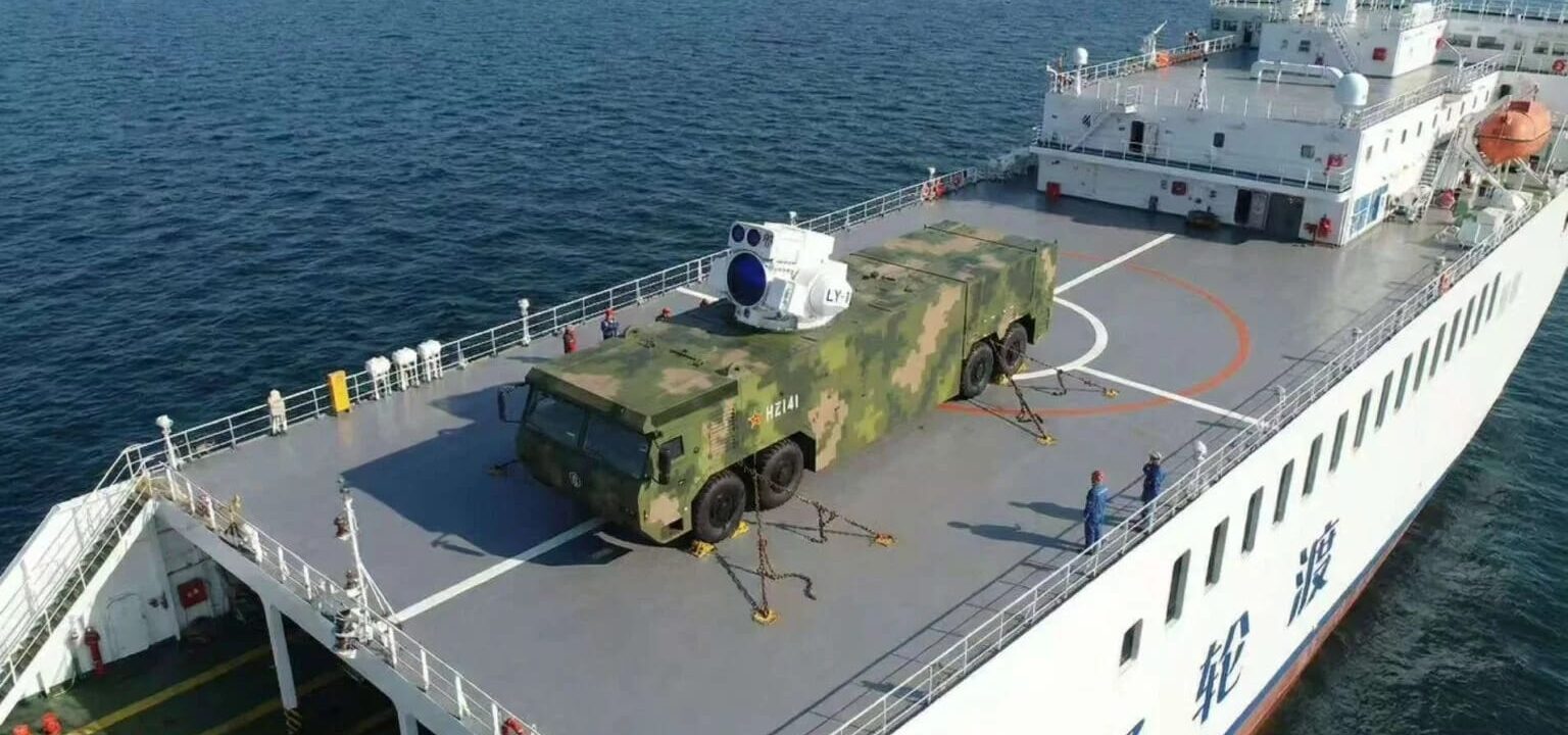 China menguji kendaraan senjata laser di atas kapal Ro-Ro