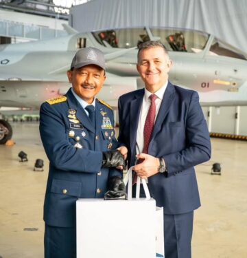 Indonesia menerita tiga pesawat Rafale TNI AU di Prancis