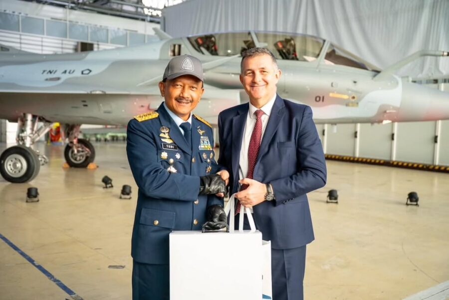 Indonesia menerita tiga pesawat Rafale TNI AU di Prancis