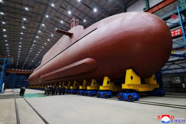 Korea Utara perlibatkan pembangunan kapal selam nuklirnya_1