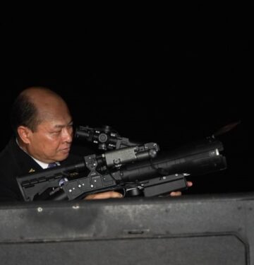 PT PAL mendemonstrasikan senjata laser genggam hasil kolaborasi dengan mitra internasional