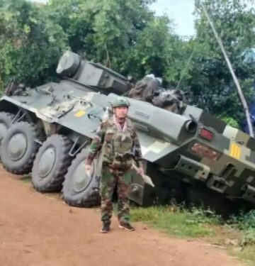 Pasukan Kamboja berhasil merampas kendaraan tempur BTR-3E1 Thailand