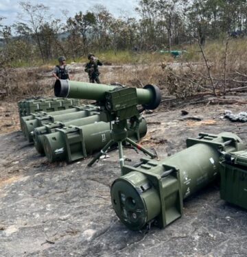 Pasukan Thailand berhasil menyita GAM-102LR ATGM Kamboja buatan China_1