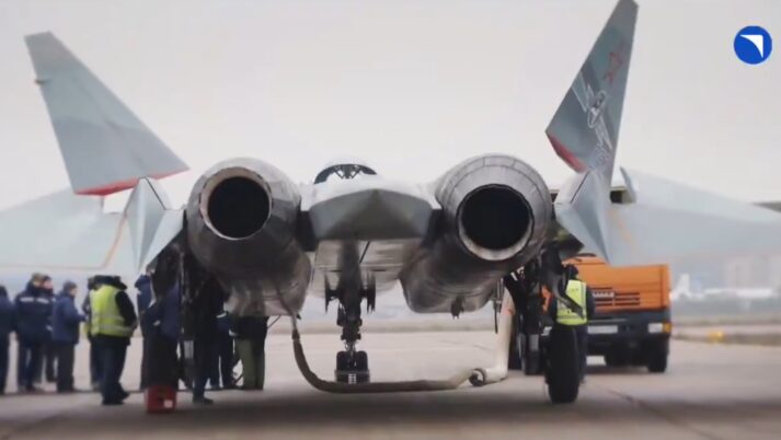 Su-57 melakukan penerbangan perdana dengan mesin Izdeliye-177