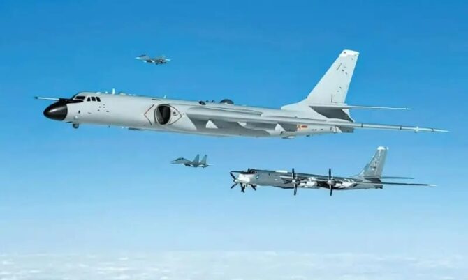 H-6 China dan Tu-95 Rusia