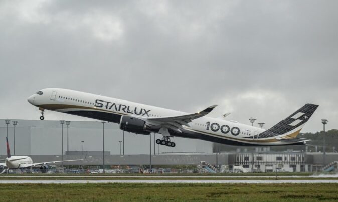 A350-1000 Starlux
