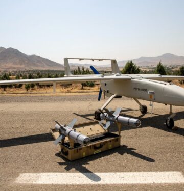 Done Mohajer-6 Iran dengan bom pintar Qaem