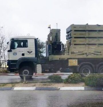 Israel menyebarkan sistem pertahanan udaranya untuk menghadapi serangan Iran