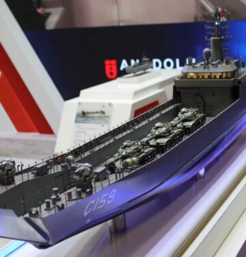Kapal pendarat tank LCT-80 rancangan TAIS Turkiye