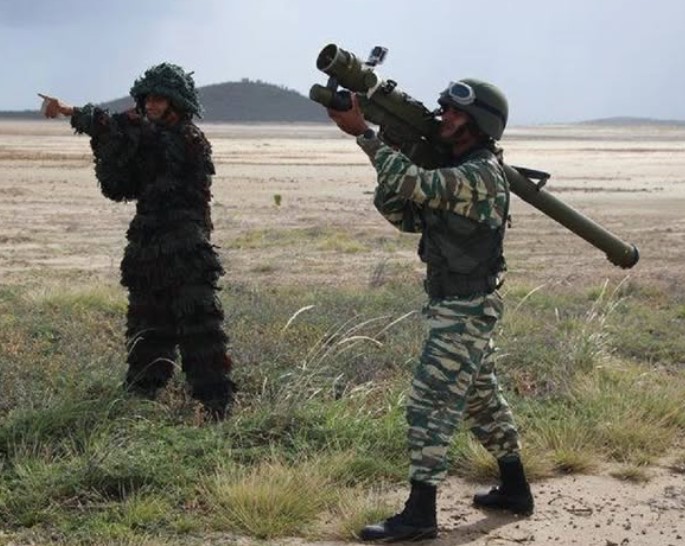 Militer Venezuela berlatih menembak menggunakan rudal MANPADS Igla-S dari Rusia