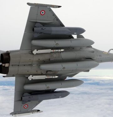 Rafale membawa drop tank - SCALP - MICA - Meteor