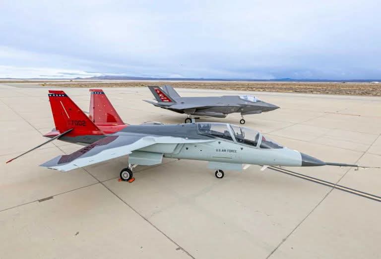 USAF resmi menerima jet latih T-7A Red Hawk