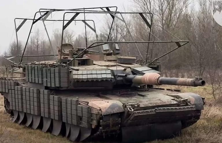 Ukraina pasangi M1A1 Abrams subangan Australia dengan Cope Cage dan ERA