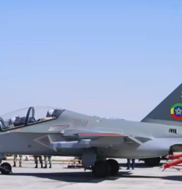 Ethiopia memperlihatkan enam jet latih Yak-130 yang dibeli dari Rusia